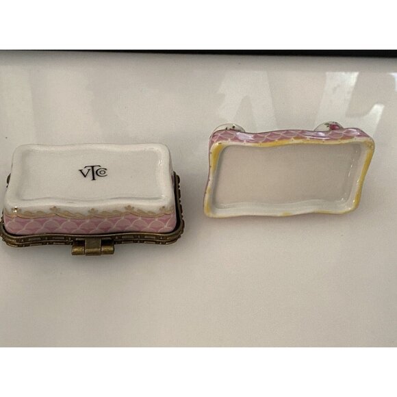 Vintage China Tea Time Trinket or Pill Box Pink Roses Teapot Teacups Not Hinged - Picture 11 of 16